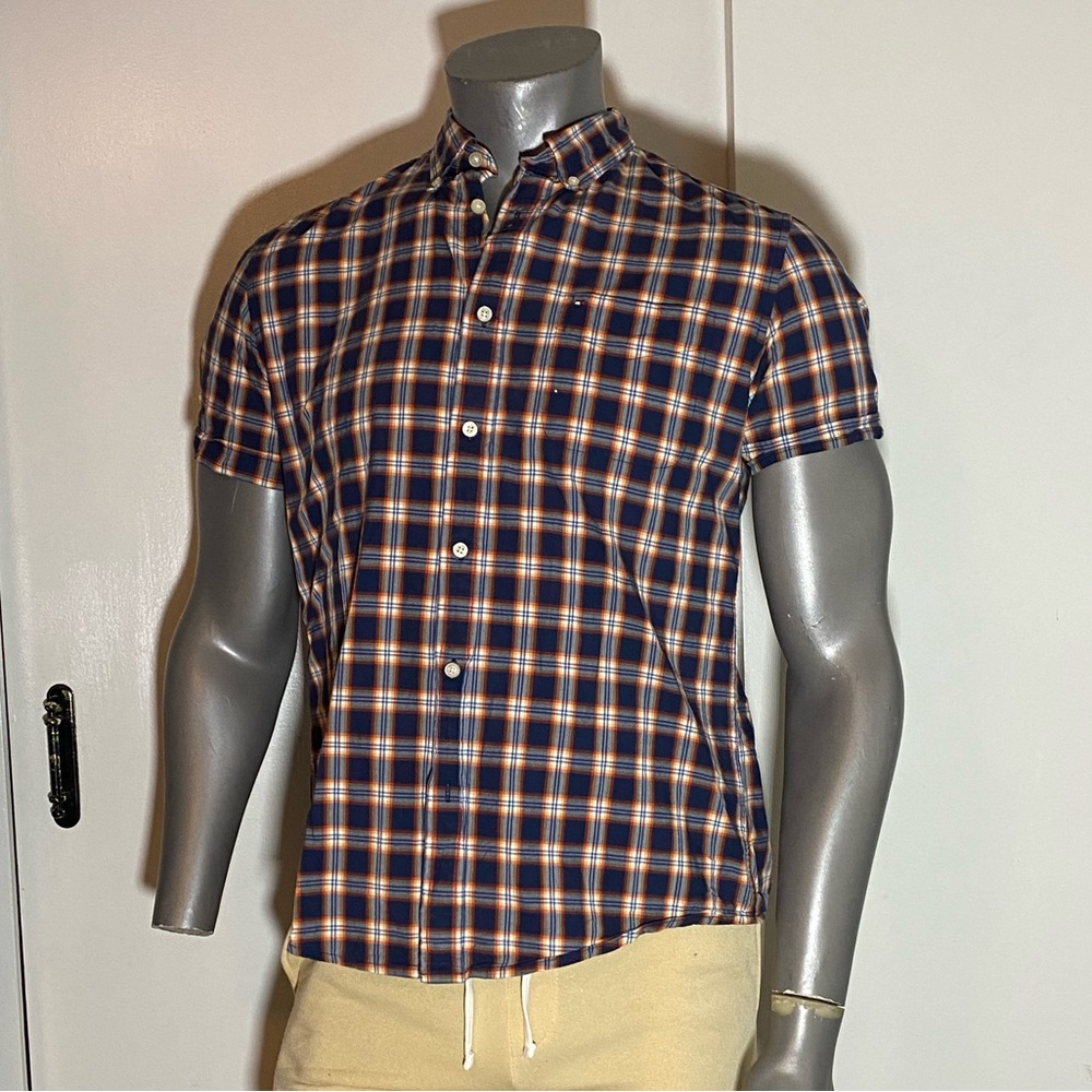 Men’s Large Tommy Hilfiger button up short sleeve shirt